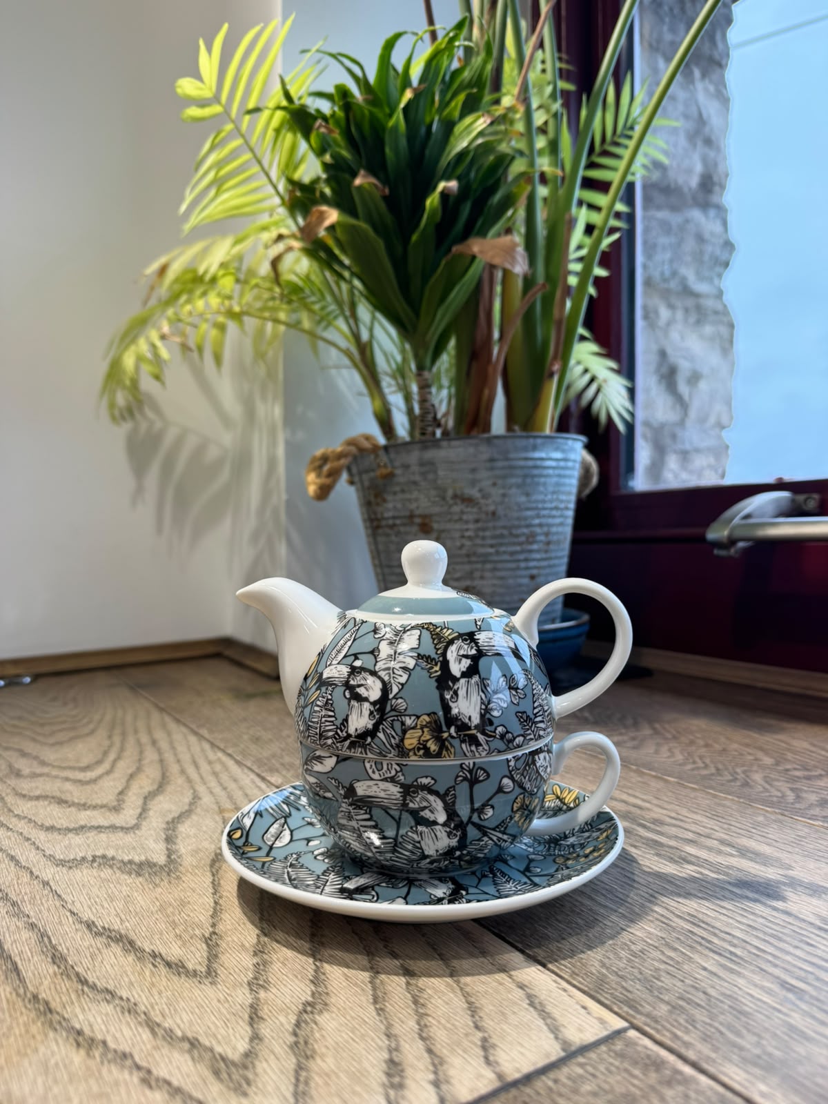 Tu Mundo Pink tea pot for one